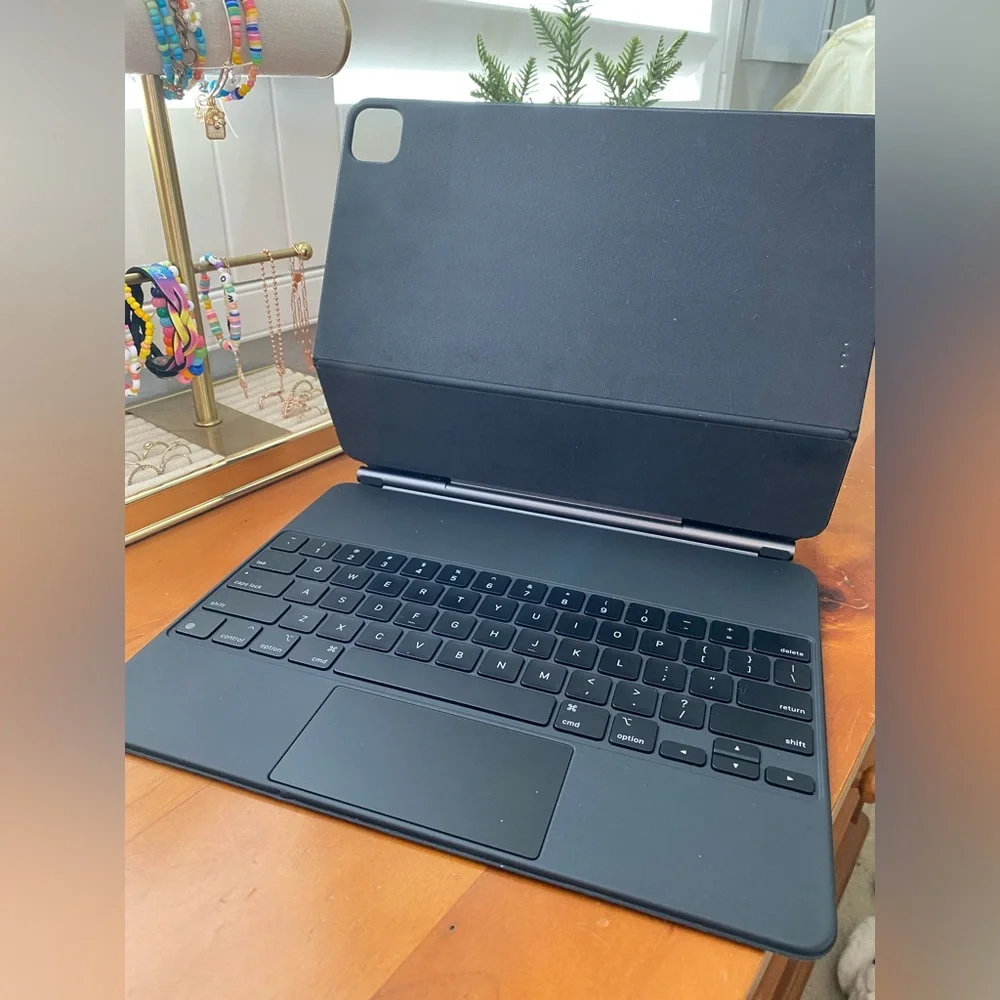 Apple Black Magic Keyboard